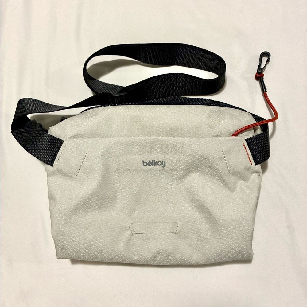 Bellroy Lite Sling Mini (Ash color)